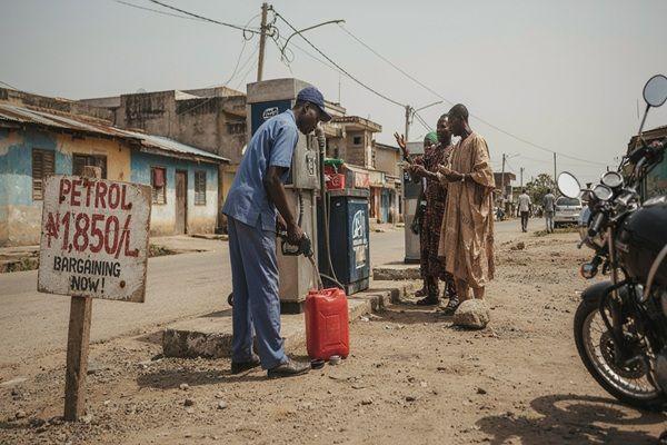 Petrol prices hit N1,450 in Abuja as Middle East oil shock pushes up pump prices